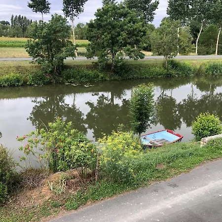D 2 Au Bord De Riviere Nocleg ze śniadaniem Damvix